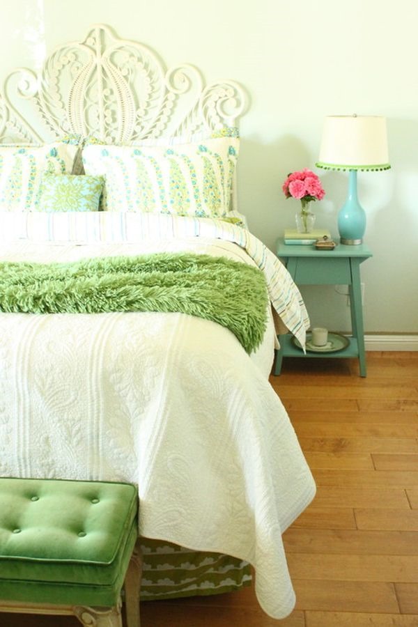 rustic-bedroom-green-bedding-accents