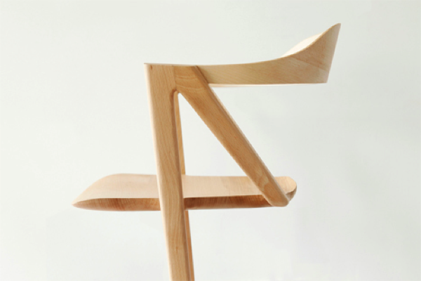 two-legged-balancing-chair